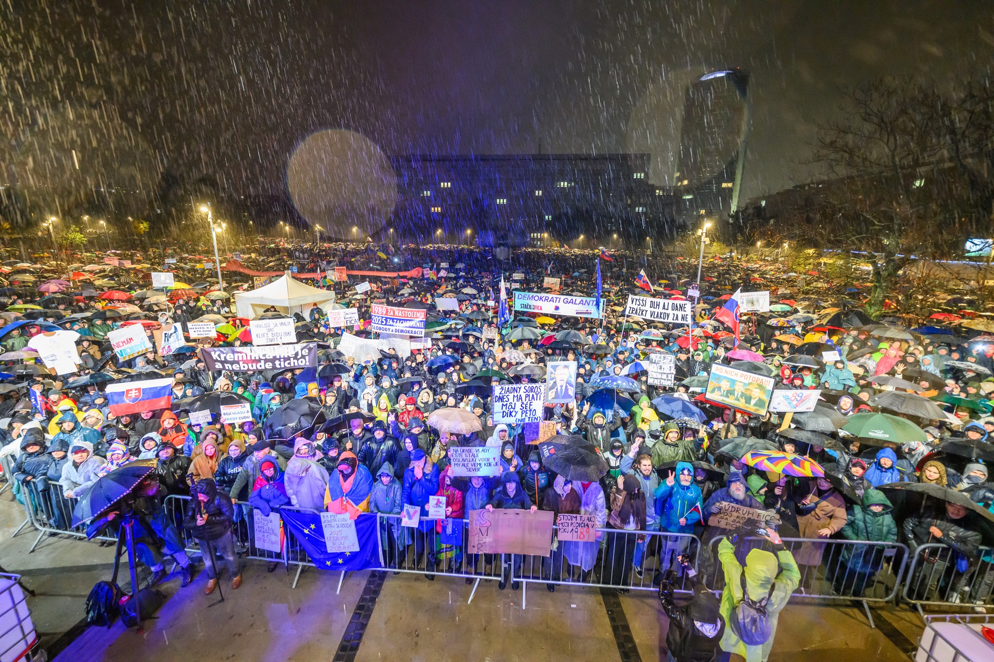 Zhromaždenie pod názvom Nevezmú nám november v Bratislave.