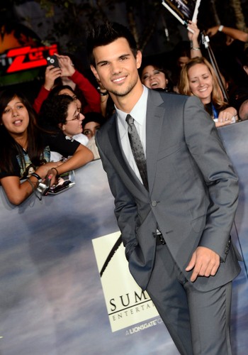 Taylor Lautner na premierze filmu 'Saga Zmierzch: Przed świtem. Część 2'