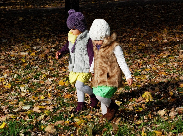 Jak ubrać dzieci na jesienny spacer?