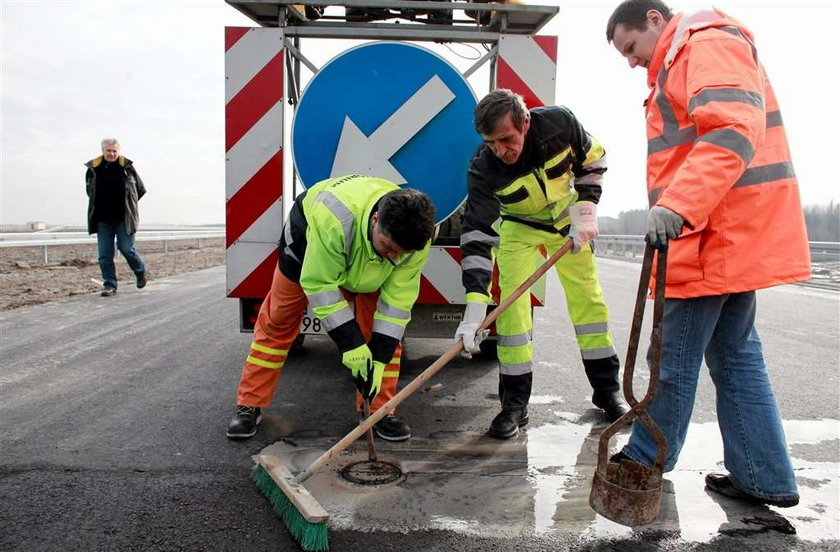 Nowe autostrady, a pękają jak stare!