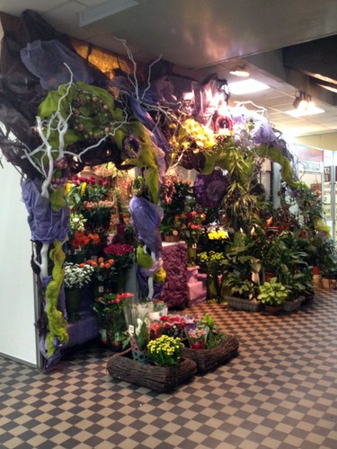 Kwiaciarnia w 'Sezamie' w Warszawie