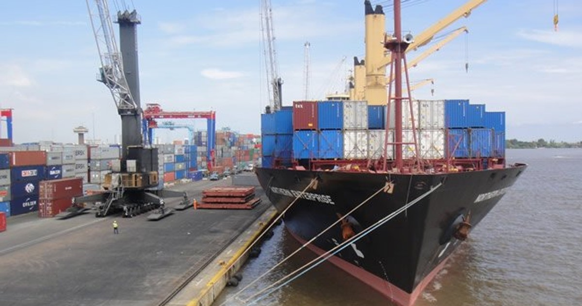 21 ships discharge petroleum products, other items at Lagos ports - Vimarsana News