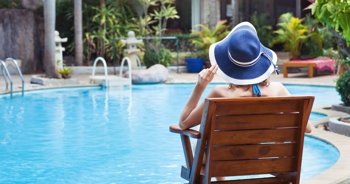 All inclusive po sezonie. "Zwykle siedzi się w hotelu obok totalnej biedy"
