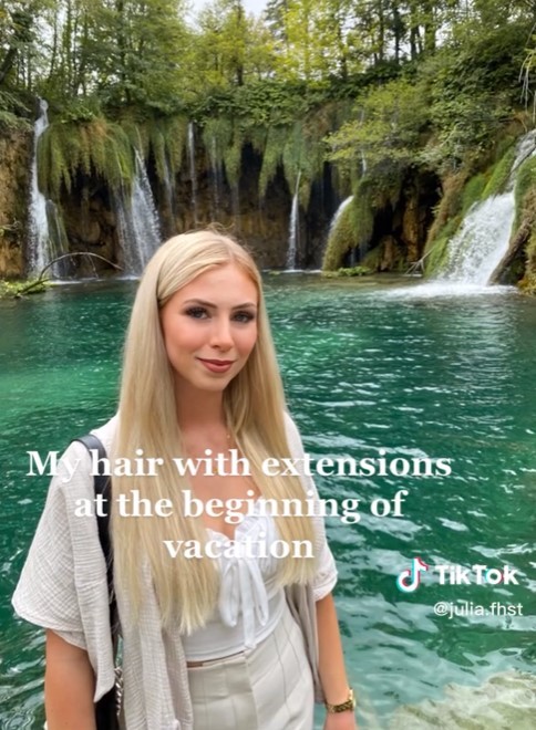 Julia sa vybrala na dovolenku do Chorvátska s nadpojenými vlasmi.