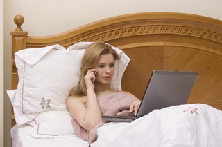 Kiedy telepraca, a kiedy home office? Praktyczne aspekty pracy poza biurem