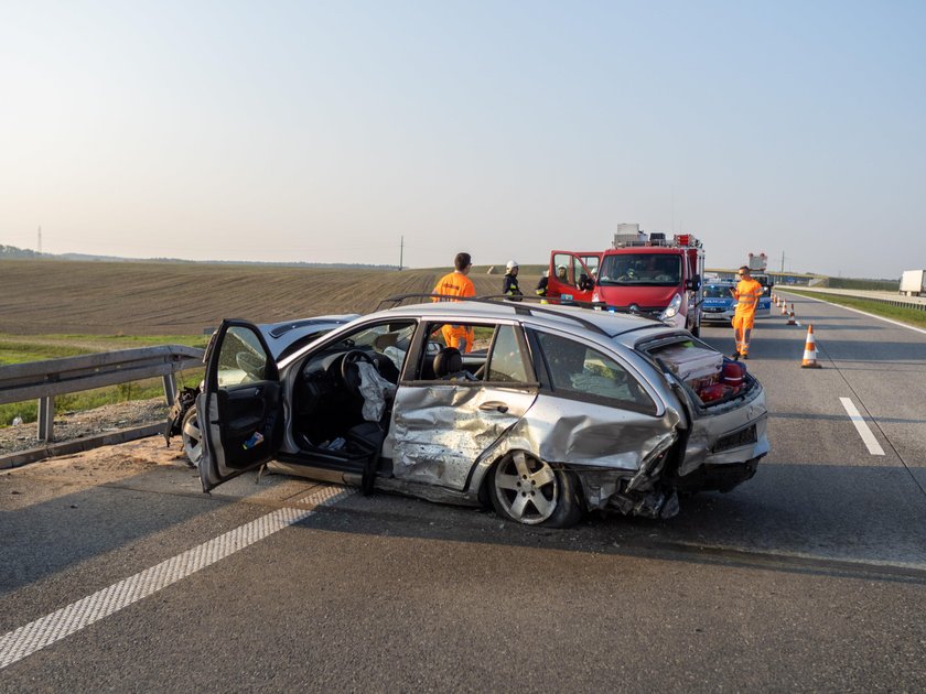 Wypadek na S8 pod Sieradzem. Cztery osoby ranne