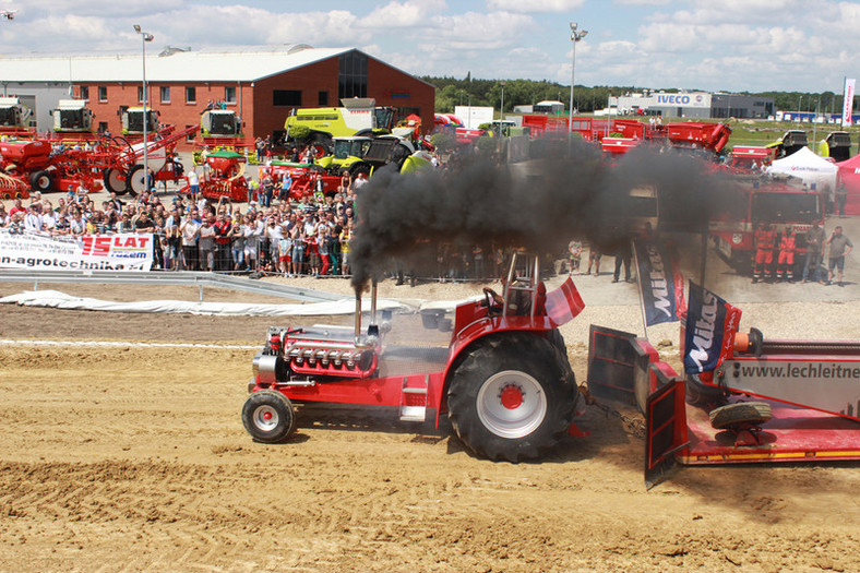 Tractor Pulling