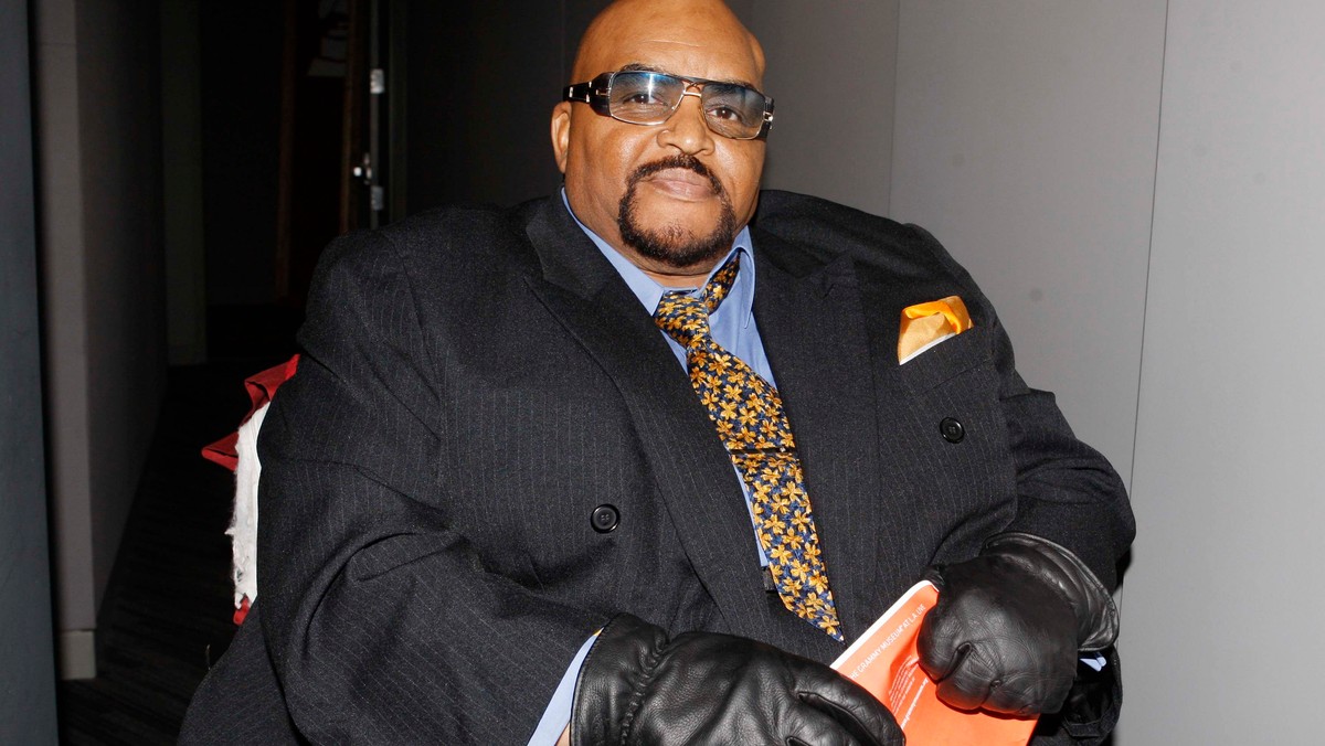 Solomon Burke, 70-letni amerykański piosenkarz rockowy, związany z gatunkiem soul, zmarł w niedzielę na lotnisku Schiphol w Amsterdamie - poinformowała holenderska policja.