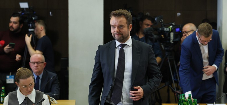 Awantura między rzecznikiem PiS i dziennikarką TVN. Kłócili się pod toaletą