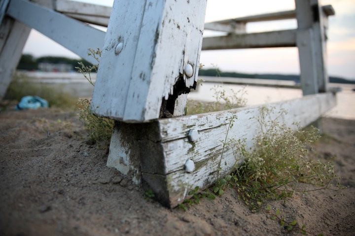 Odnowią molo na plaży miejskiej. Czy zdążą przed wakacjami?