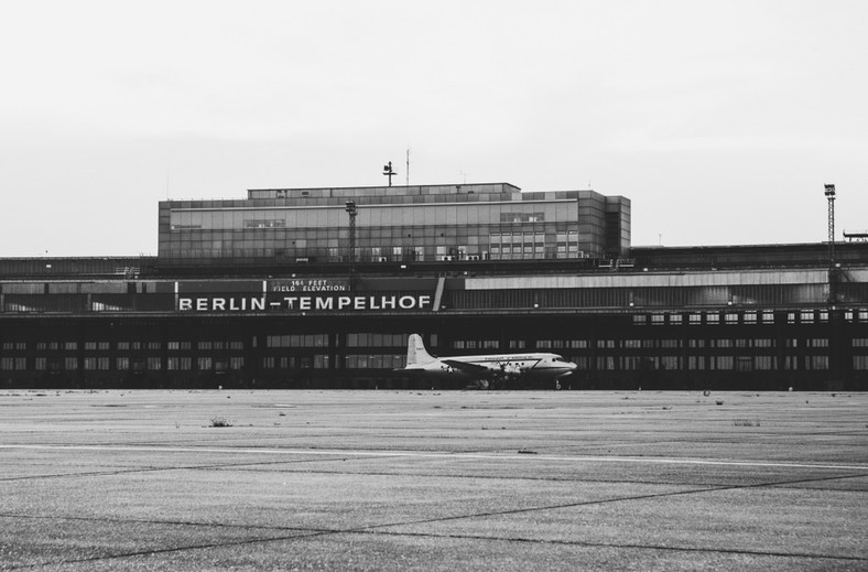 Lotnisko Tempelhof było w tym czasie jednym z najważniejszych portów lotniczych nie tylko w samym Berlinie czy Niemczech, ale również w całej Europie