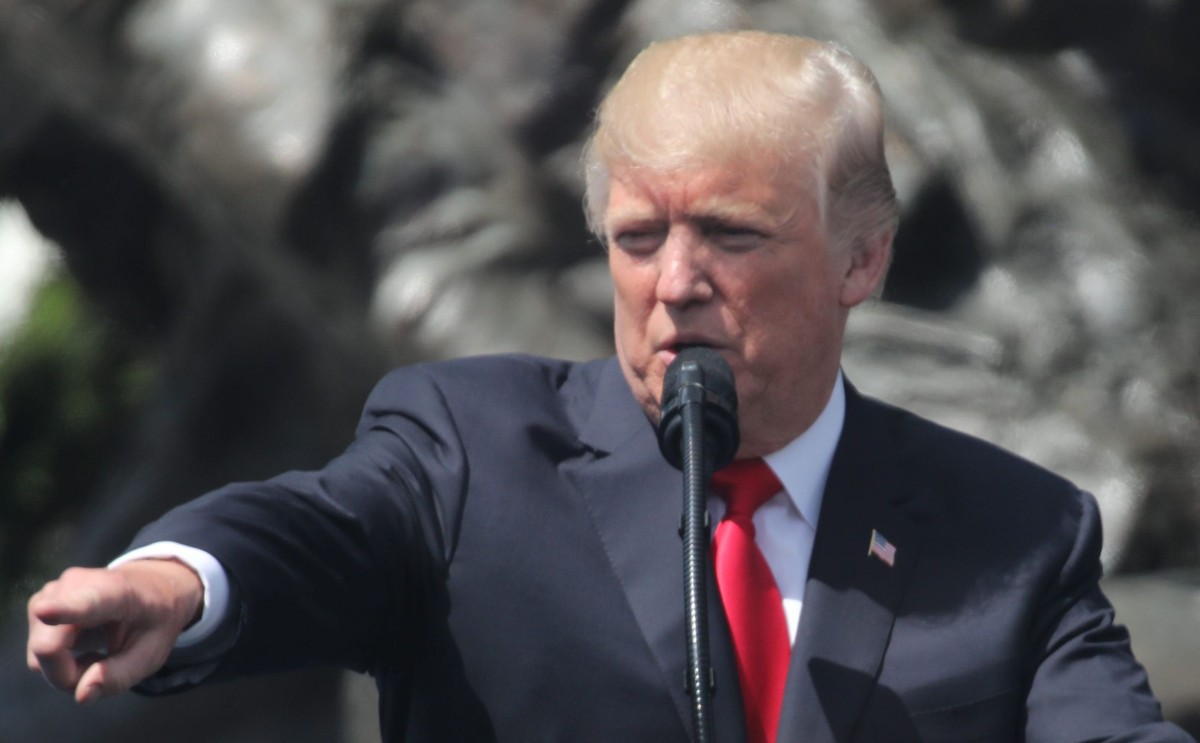 Słynny trener ostro skrytykował prezydenta Trumpa. "To tchórz, który poniża innych"