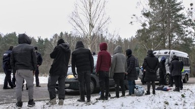 Pościg za "kurierem" na Podlasiu. Wiózł dziewięciu migrantów