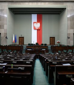 Politycy na finiszu wytykają sobie wpadki z kadencji. 'Skandaliczne zachowanie'