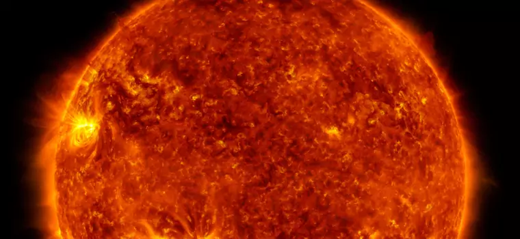 Potężny wybuch na Słońcu. Chmura plazmy niepokojąco sunie ku Ziemi