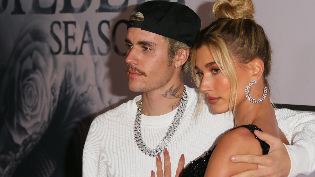 Megszületett Justin Bieber és Hailey Bieber első gyermeke, álomszép fotóval jelentették be