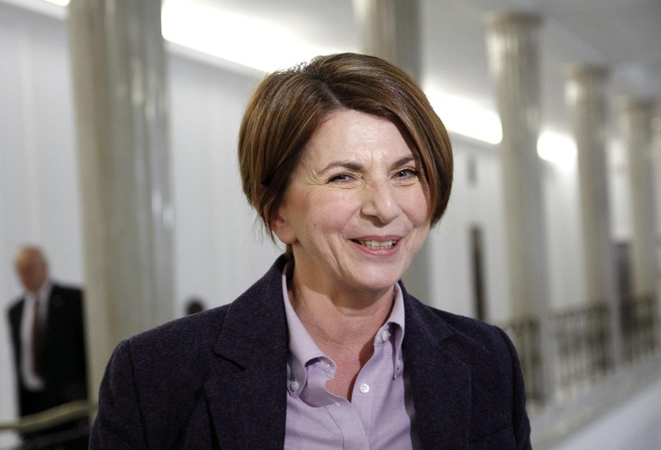 <b>Julia Pitera</b>
<br>
<br>
Polityk PO chciała zostać aktorką - zdawała nawet do szkoły teatralnej. Nie udało się, więc skończyła polonistykę na Uniwersytecie Warszawskim. Przez całe studia dorabiała udzielając korepetycji z języka polskiego. Na czwartym roku studiów pracowała też jako nauczycielka w warszawskim liceum im. Jarosława Dąbrowskiego.