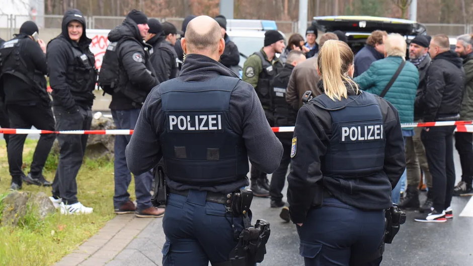 Niemieccy policjanci na miejscu strajku polskich kierowców w Hesji