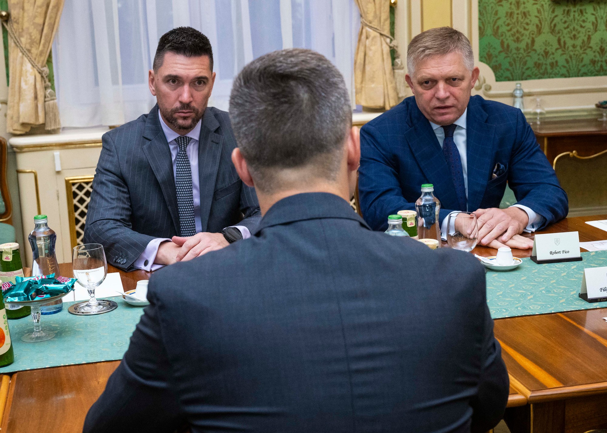 Predseda vlády SR Robert Fico sa stretol na Úrade vlády SR so zástupcami obchodných reťazcov.