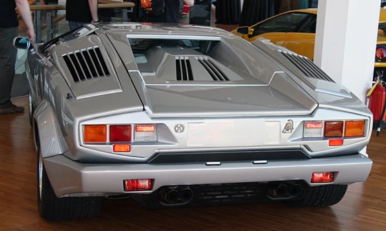 Countach LP 5000 – produkowany w latach 1974–1990 następca Miury