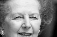 Margaret Thatcher zbliżenie na twarz czarno-białe zdjęcie