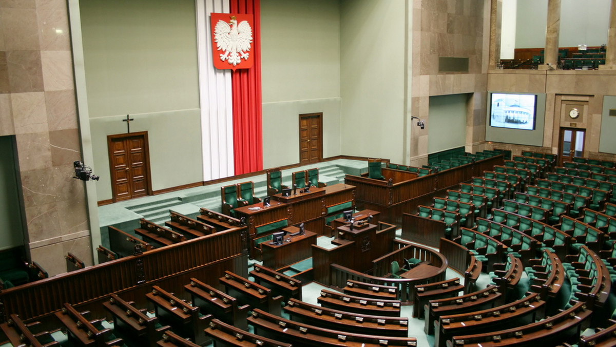 Każdy będzie miał prawo zmusić posłów do zajęcia się dowolną sprawą. W Sejmie powstanie komisja ds. petycji – donosi "Rzeczpospolita".