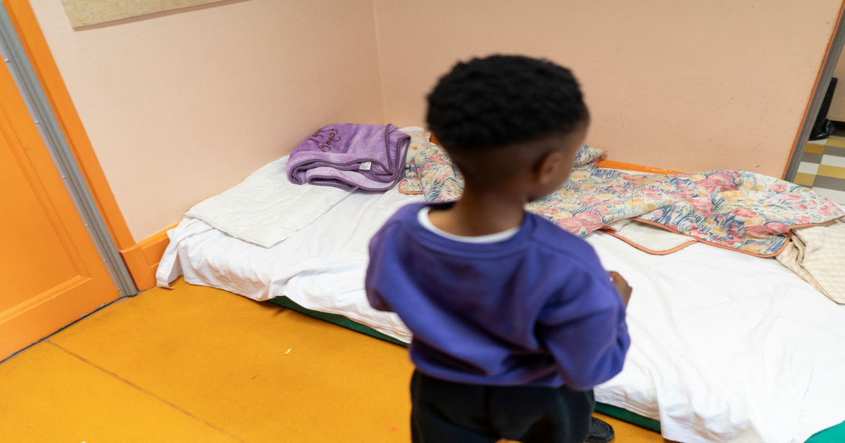 Apr-s-No-l-80-enfants-sans-abri-occupent-une-cole-Lyon