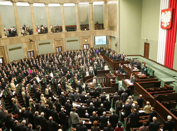 Posłowie na stojąco potępili Rosję