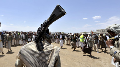 Jemen: prezydent odwołał rząd pod presją protestów szyickich rebeliantów