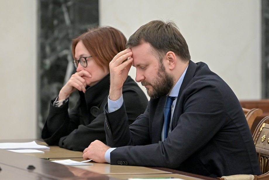 Po lewej Elwira Nabiullina, szefowa rosyjskiego banku centralnego