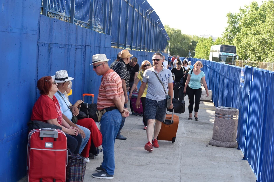 Nigde hladovine, ni zaklona od kiše: Sa nove stanice