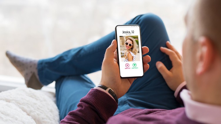 tinderezés párkapcsolatban