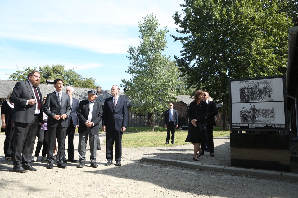 OŚWIĘCIM KL AUSCHWITZ JUSTIN TRUDEAU (Piotr M.A. Cywiński, Justin Trudeau, Nate Leipciger)