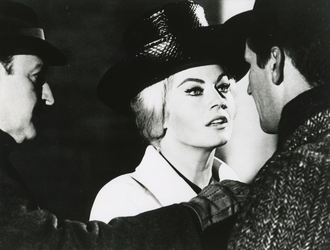 Anita Ekberg w filmie 'A... B... C...' ('The Alphabet Murders')