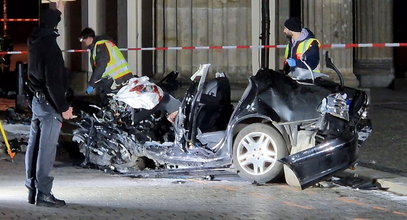Mercedes z Polski roztrzaskał się na Bramie Brandenburskiej. Nowe informacje w sprawie potwornego wypadku