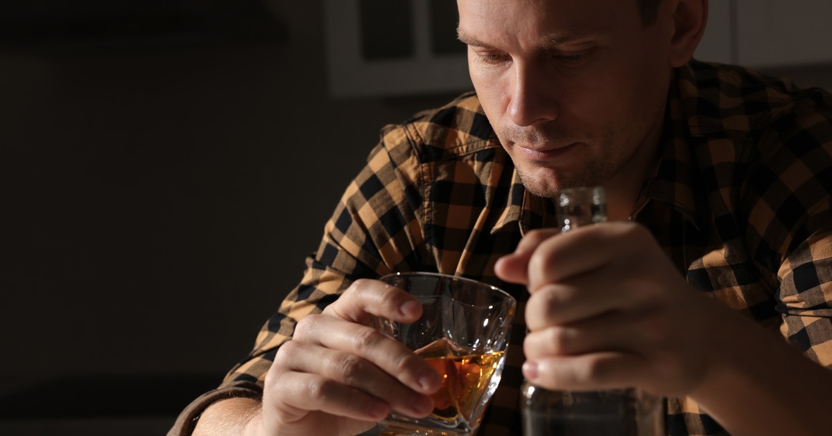 Nie upijał się, miał dobrą pracę. "Życie kręciło się wokół chlania"