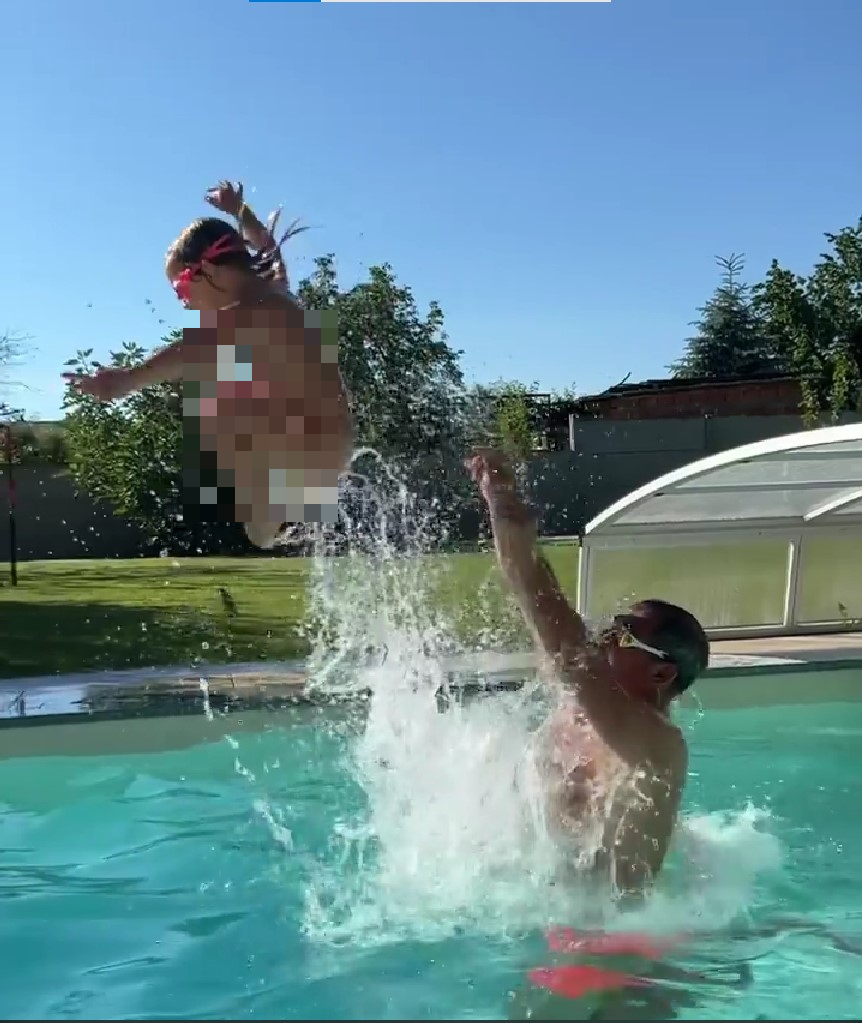 Za video si vyslúžili kritiku. 