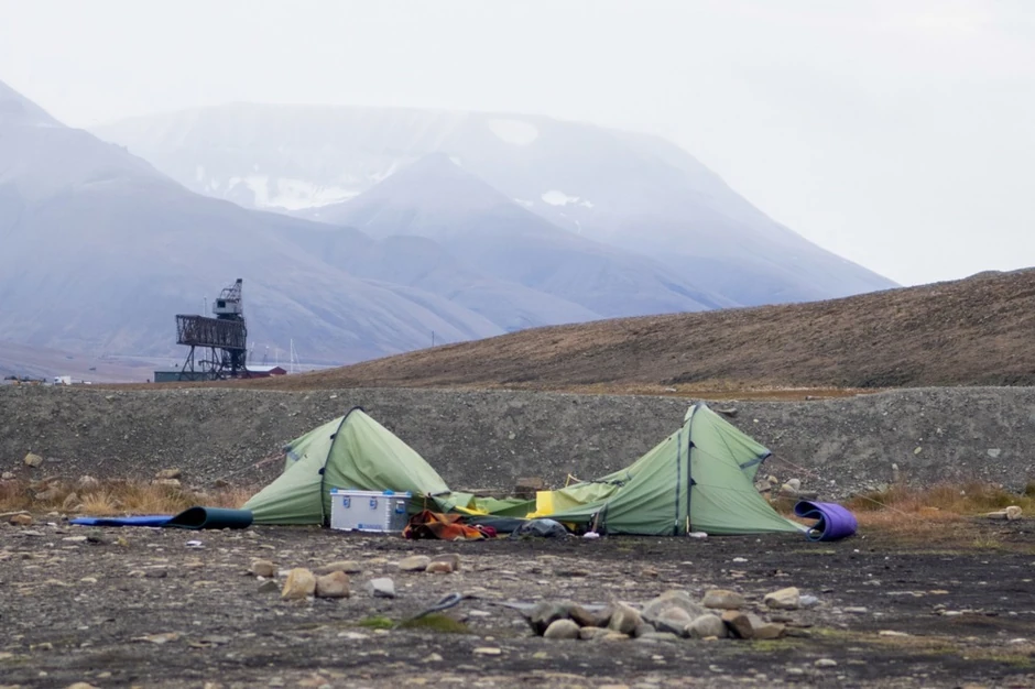 Kamp kod Longjerbijena, Svalbard