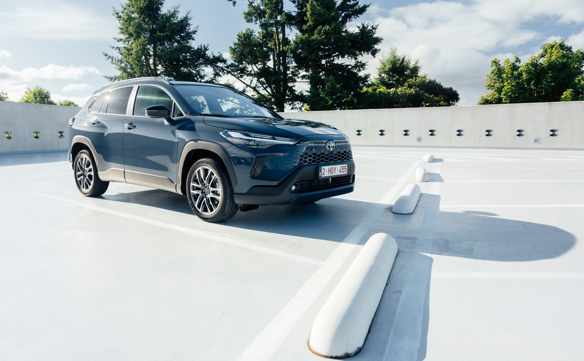 Nowa Toyota Corolla Cross już dostępna. Pierwsze sztuki wjeżdżają do salonów japońskiej marki w Polsce