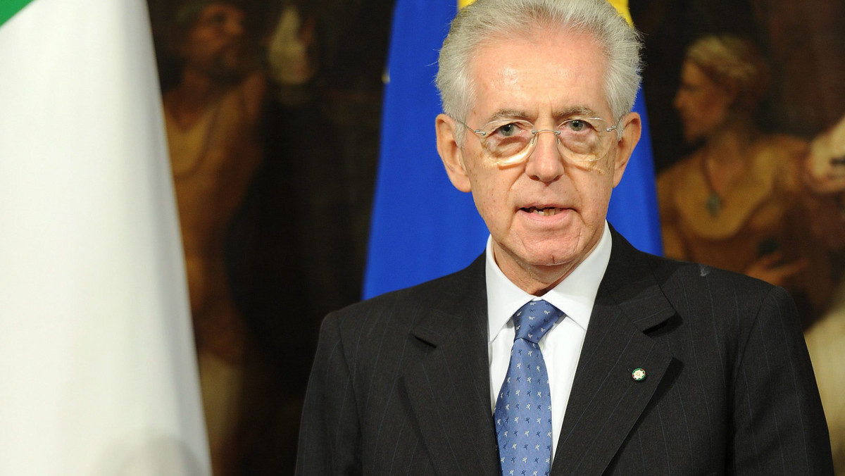 Przed oczekiwaną w całej Europie poniedziałkową konferencją prasową premiera Włoch Mario Montiego doszło do zmiany w wystroju jego kancelarii, uważaną za symbol skromności i prostoty stylu jego rządu. Z centrum prasowego usunięto kopię znanego obrazu.
