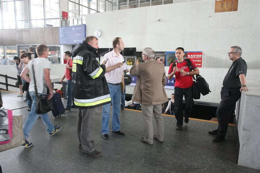 Popłoch w podziemiach w Warszawie. Strach, mrok i pociągi-widma