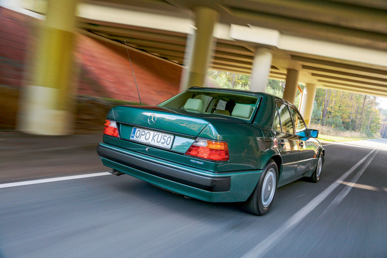 Jego szerokość 500E Mercedes 500E Historia, Dane