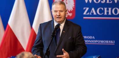 Poseł nie kiwnął palcem, a już zarobił 6,5 tys. zł. Do tej pracy zabiera się dwa razy w roku