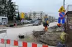 Porzucone auto blokuje budowę drogi w Radzyminie