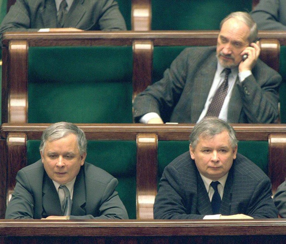 29.11.2001 Jarosław i Lech Kaczyńscy w Sejmie