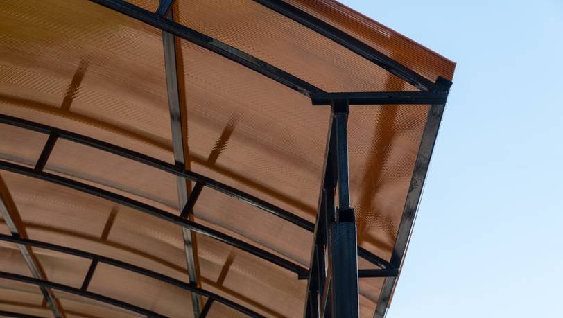 Beliebte Carports mit Runddach im Vergleich: Rund, stabil und schützt