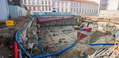 Parking na placu Kolegiackim do likwidacji. Mieszkańcy nie dostaną zniżek w nowym miejscu