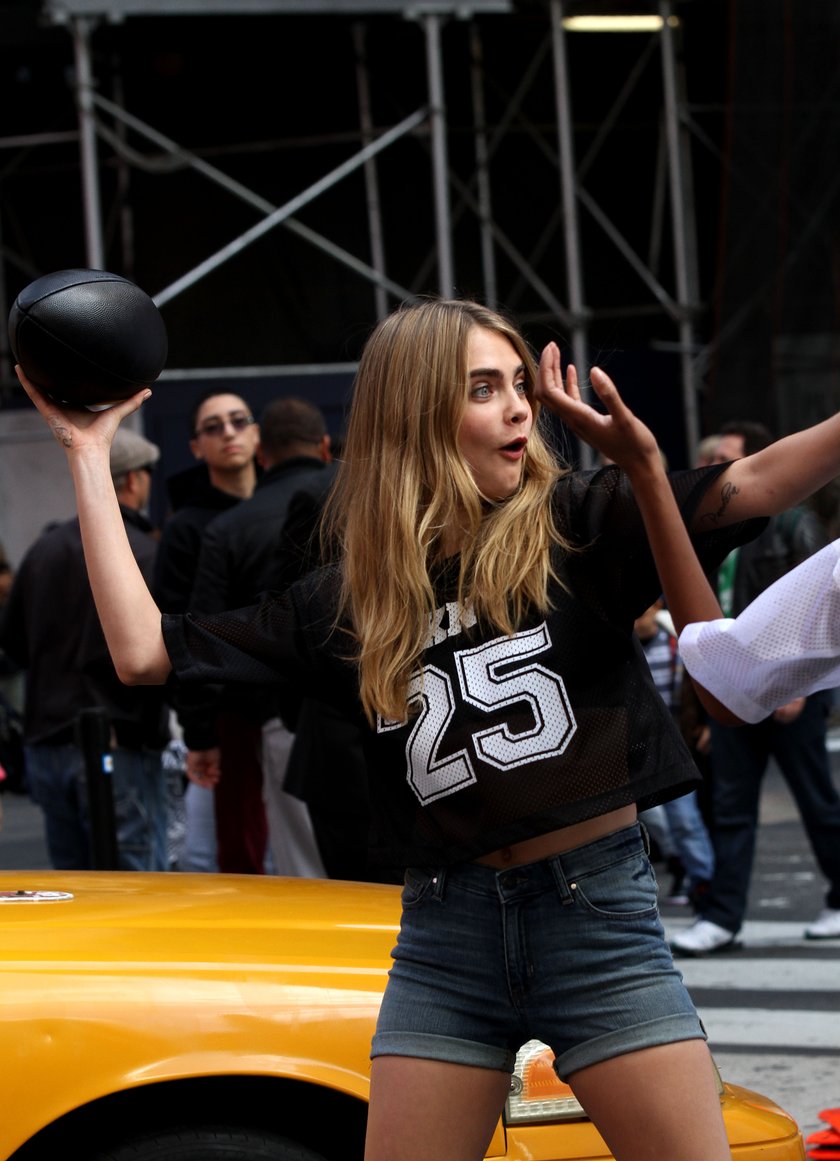 Cara Delevingne dla DKNY