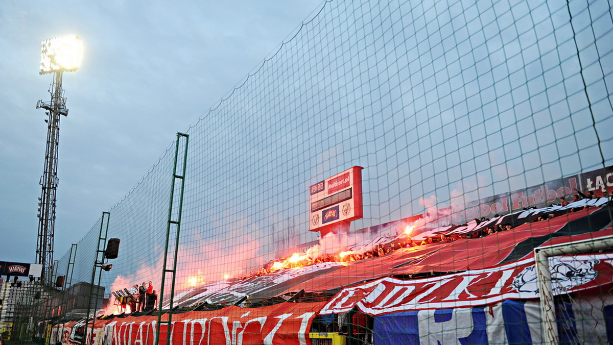 Po ponad czterech latach przerwy emocje piłkarskich kibiców w Łodzi ponownie wzbudza niedzielny mecz ŁKS i Widzewa. 63. derby Łodzi po raz pierwszy w historii odbędą się na poziomie 3. ligi, która dla obu byłych mistrzów Polski ma być przystankiem w powrocie do elity.