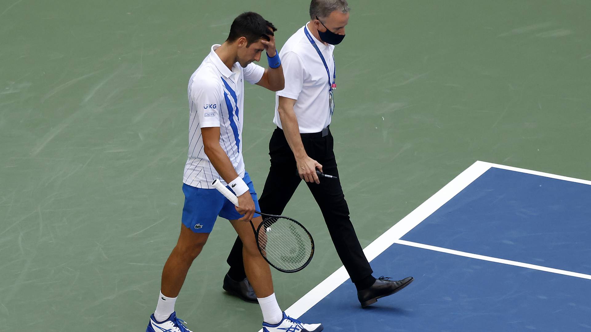 Kako je Federeru i drugim teniserima prolazilo neoprezno ispucavanje loptice a Novak je završio sa diskvalifikacijom